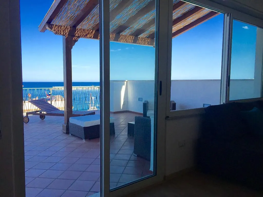 Solarium Achilles Appartement Giardini-Naxos Italië